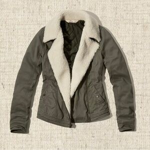 New Hollister Women's Sherpa Collar Jacket Size Medium
